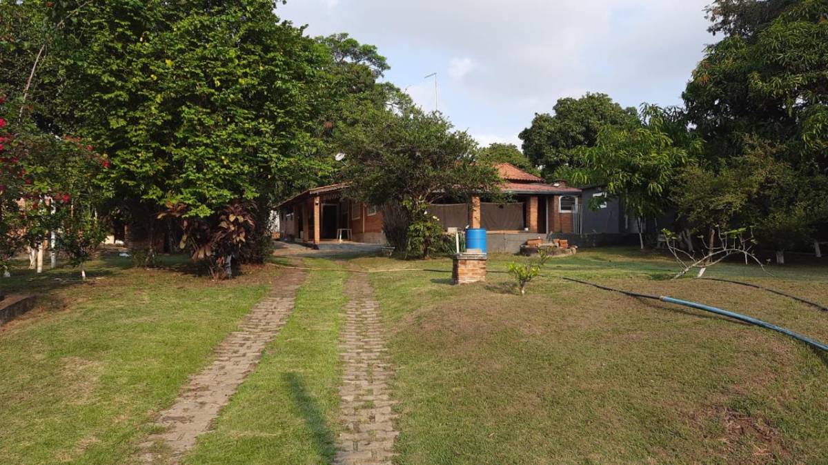 Chácara à venda com 3 quartos, 1307m² - Foto 35